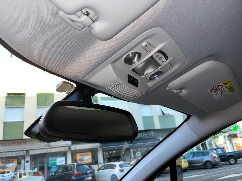 Peugeot 2008 1.5 BlueHDi Signature