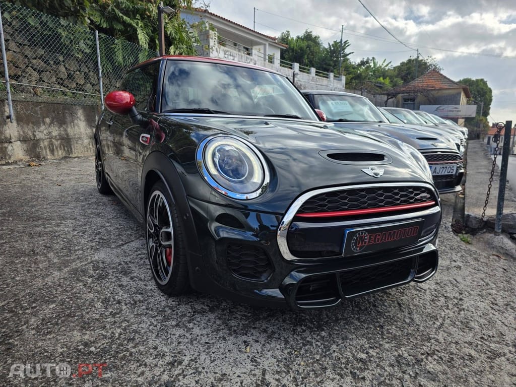 MINI Cooper John Cooper Works Auto Desportiva