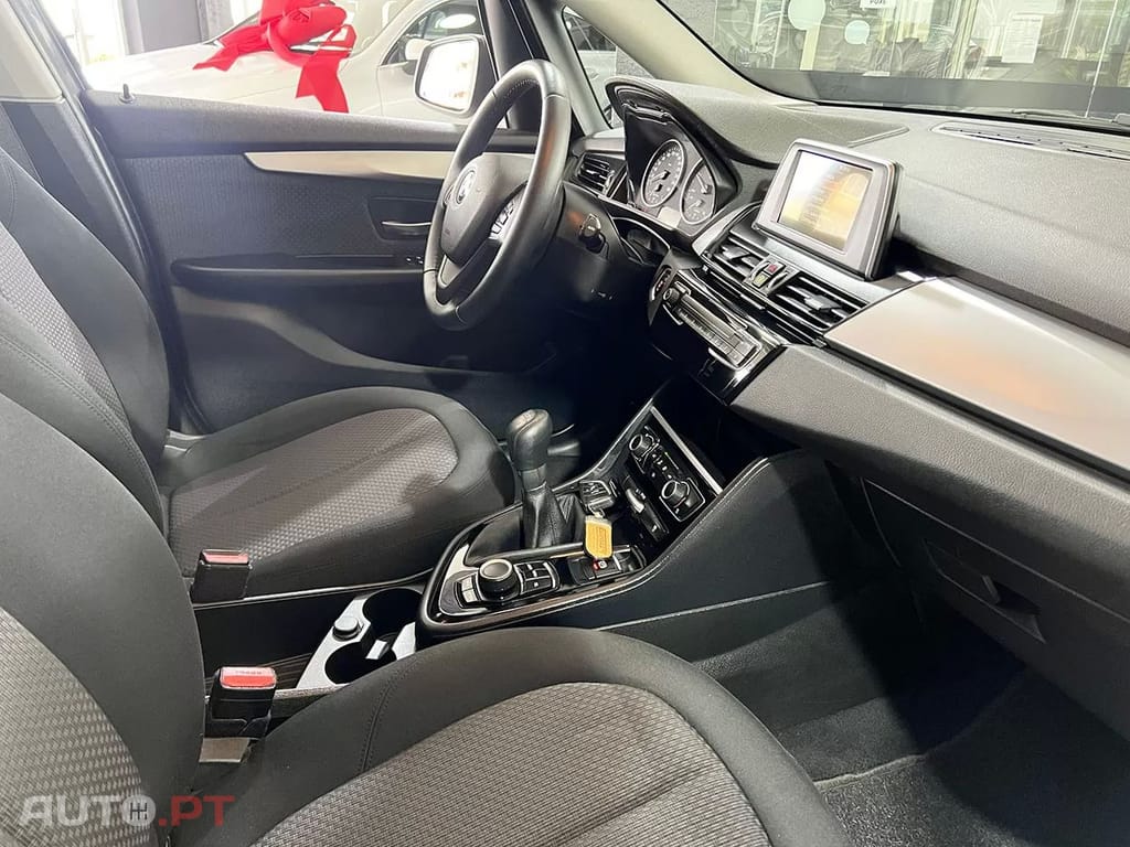BMW 214 d Advantage