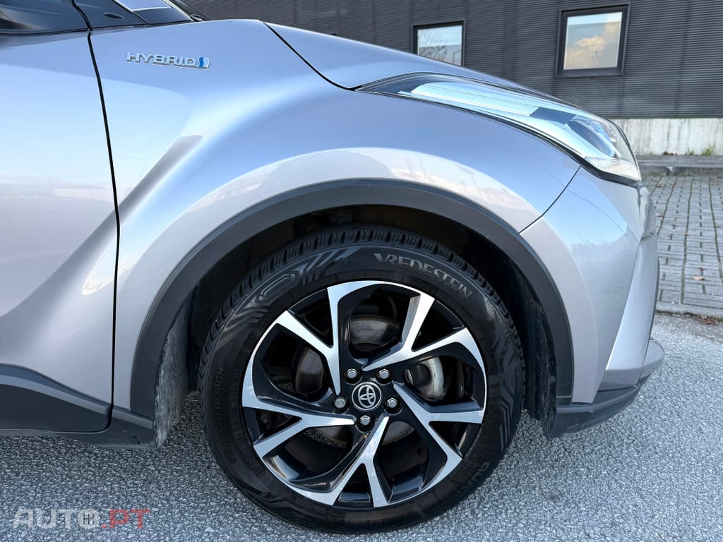 Toyota C-HR 1.8 Hybrid Square Collection