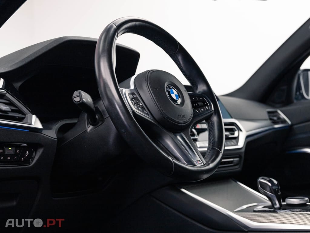 BMW 330 e Touring Pack M Auto