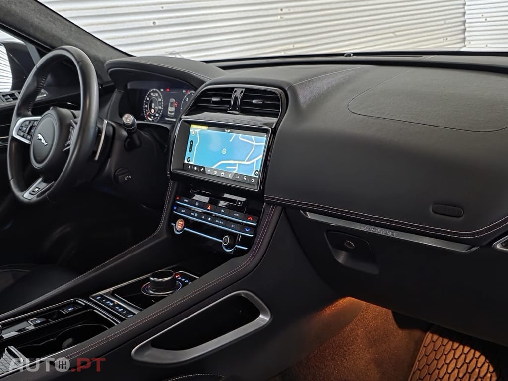 Jaguar F-Pace 2.0 i4D R-Sport Aut.