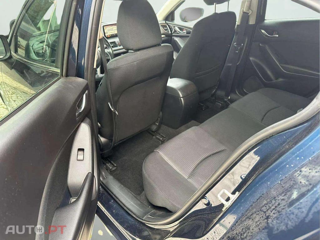 Mazda 3 1.5 Sky-D Excellence Navi
