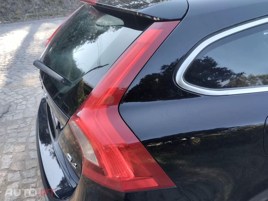 Volvo V60 2.0 D4 Momentum Eco Geartronic