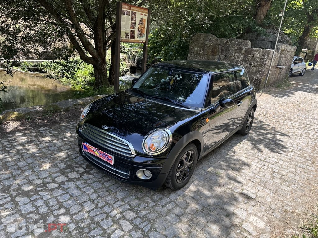 MINI Cooper Cooper D
