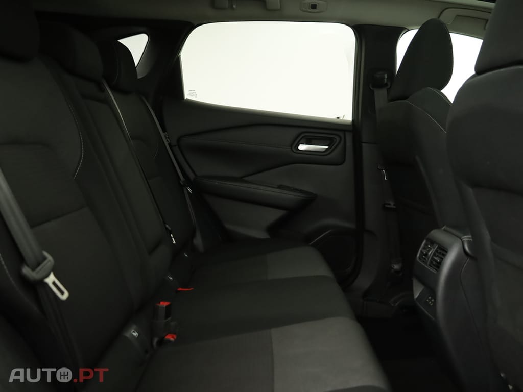 Nissan Qashqai Qashqai 1.3 DIG-T N-Connecta LED Xtronic