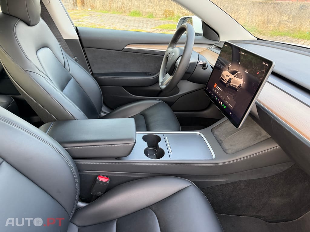 Tesla Model 3 RWD