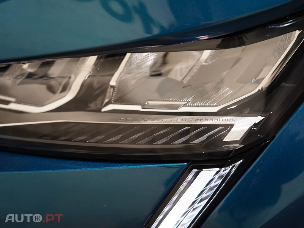 Peugeot 408 1.2 PureTech Allure EAT8