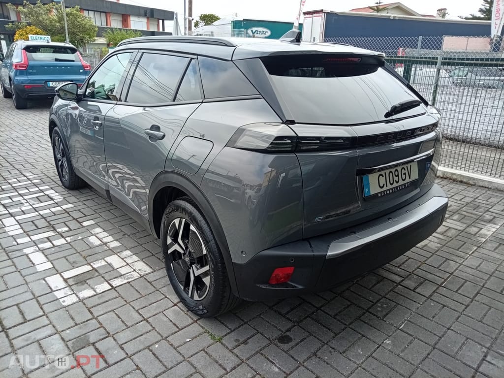 Peugeot e-2008 54 kWh Allure — fotografia 6