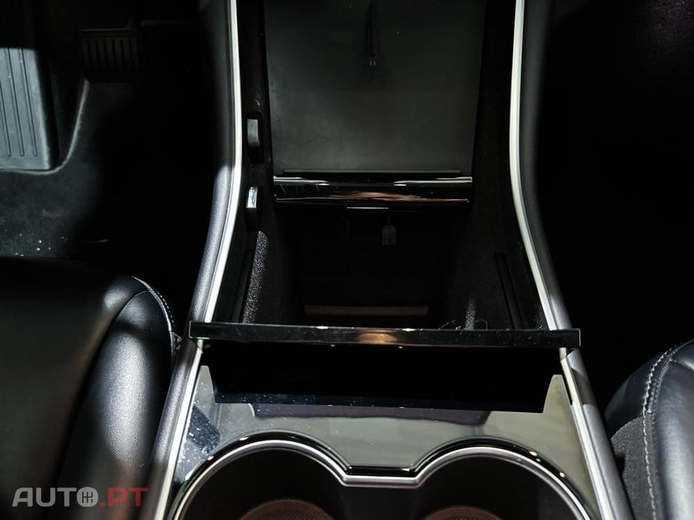Tesla Model 3 Long-Range Dual Motor AWD — fotografia 35