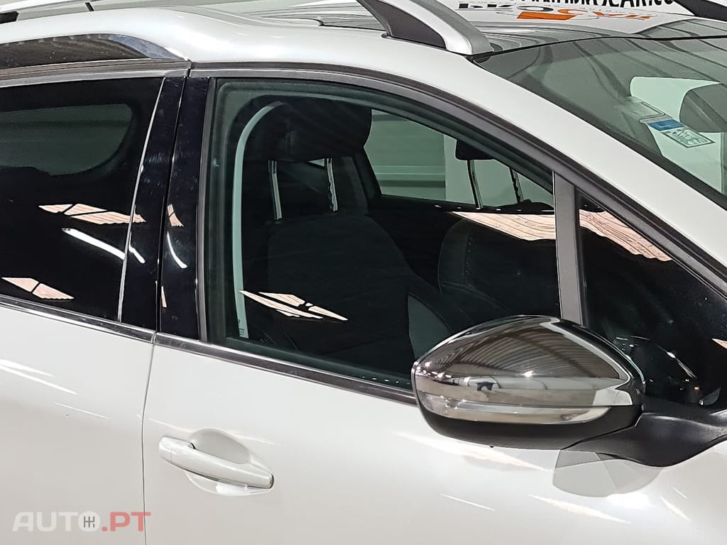 Peugeot 2008 1.6 BlueHDi Allure