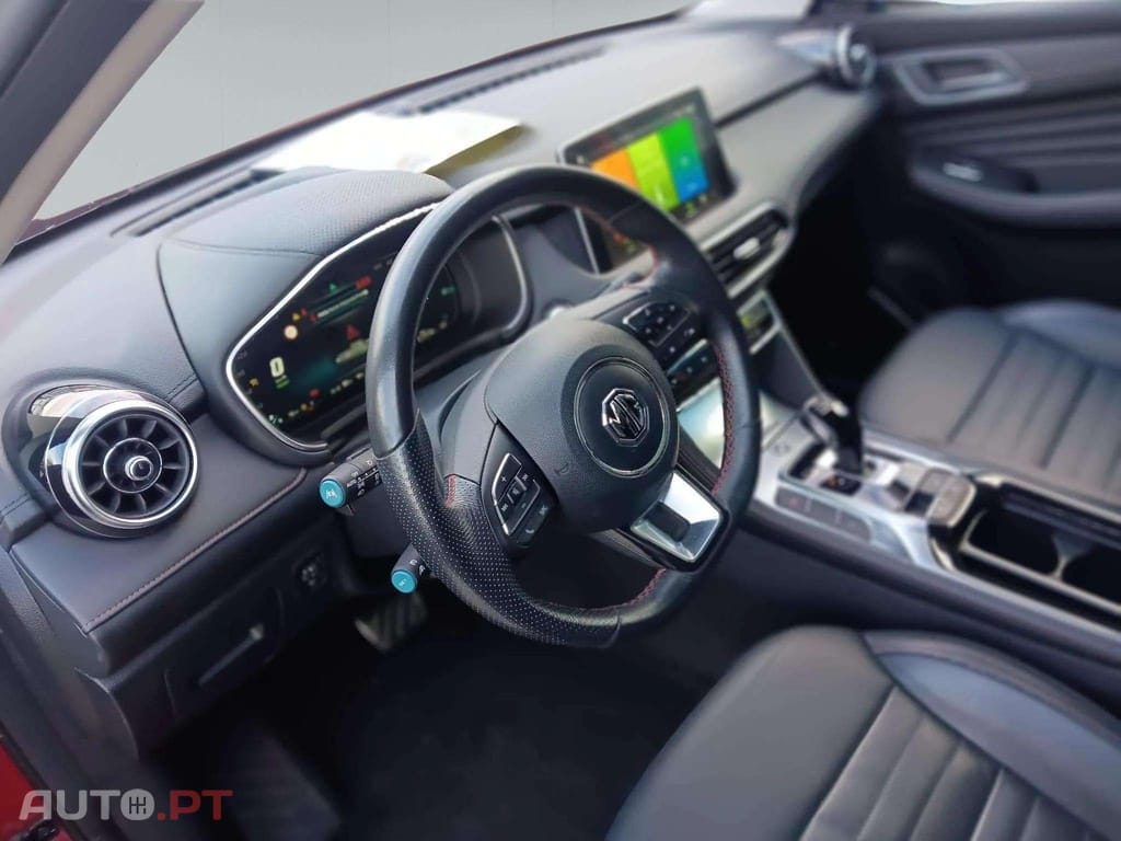 MG EHS LUXURY PHEV