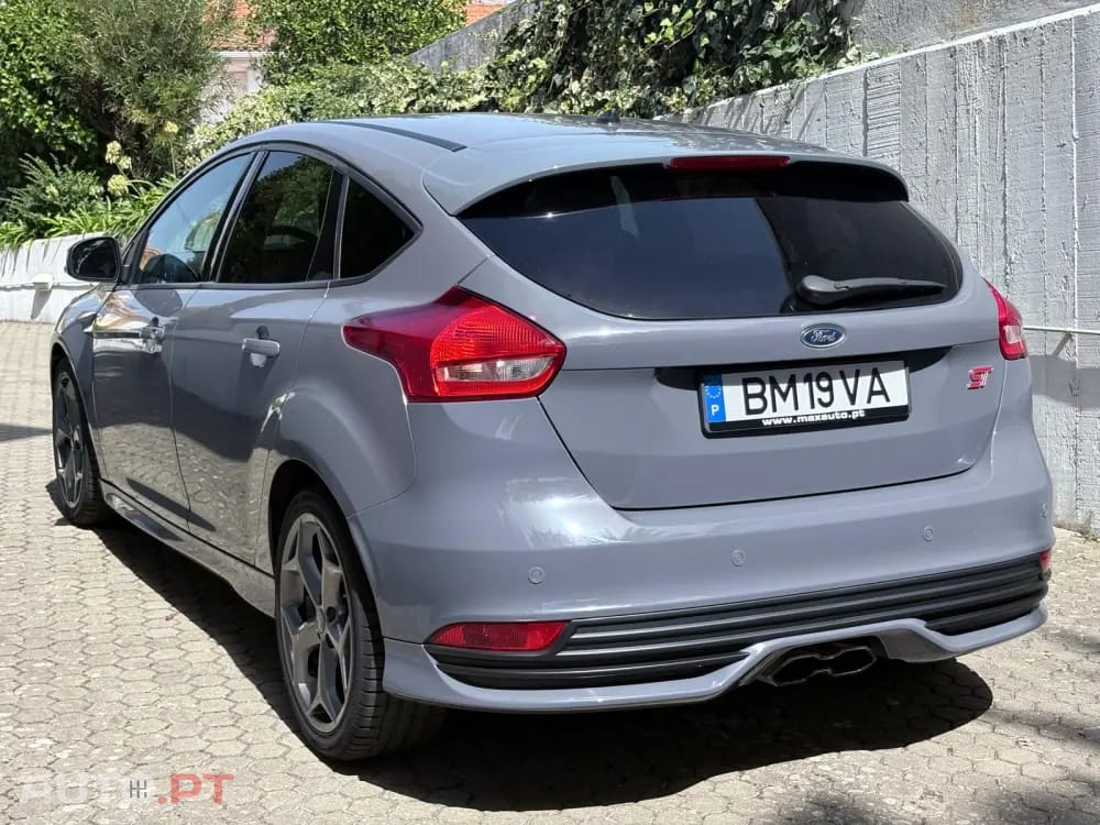 Ford Focus 2.0 EcoBoost ST c/ Pack Pele Desportiva