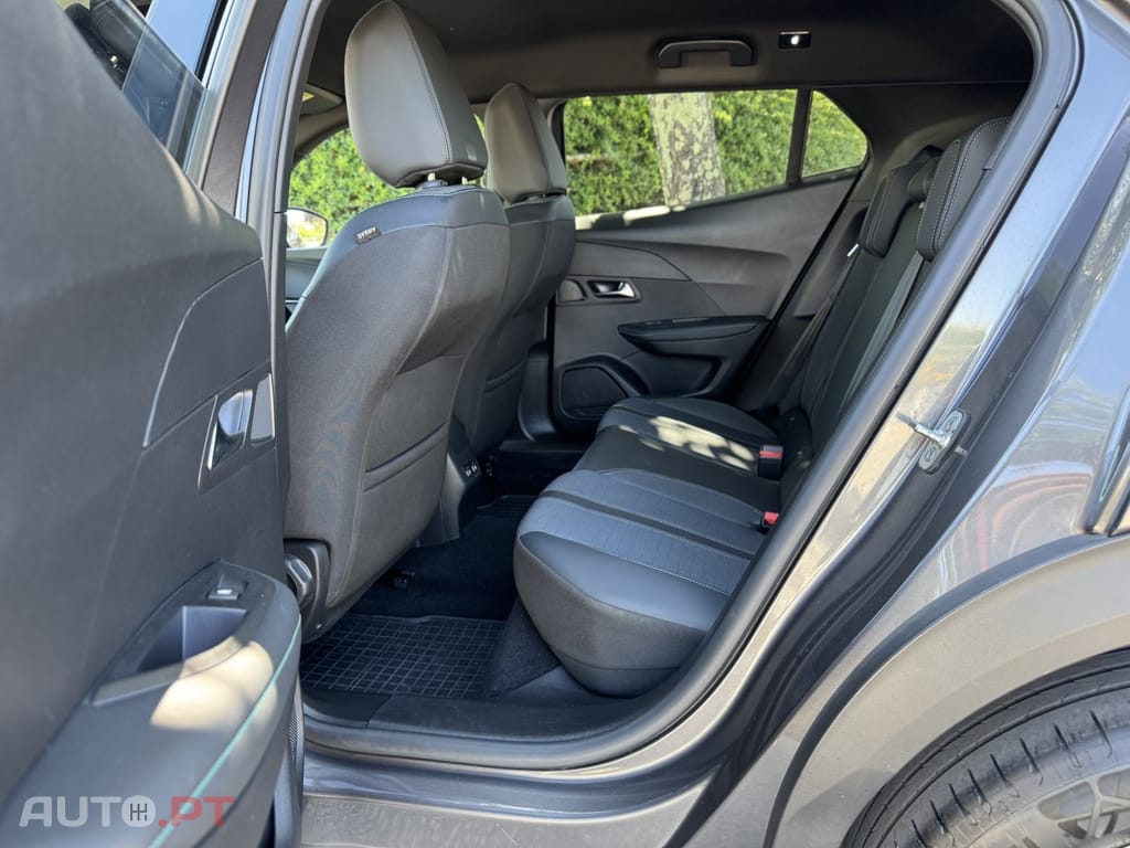 Peugeot 2008 PureTech 100 Allure