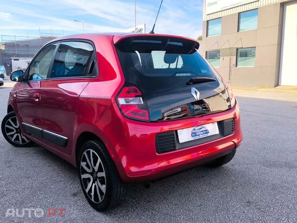 Renault Twingo 1.0 SCe Dynamique — fotografia 12
