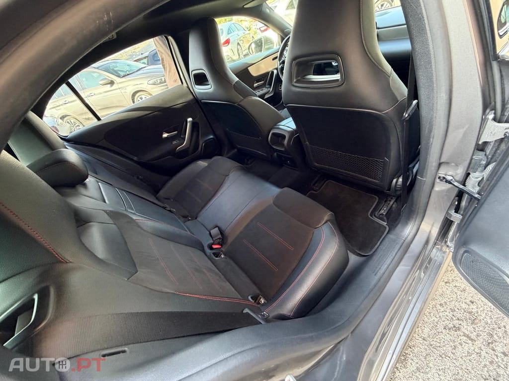 Mercedes-Benz A 250 e AMG Line