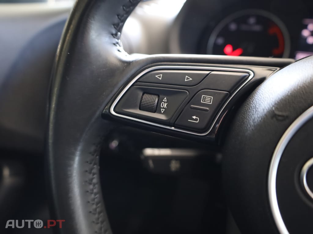 Audi A3 Sportback 1.6 TDi B. Line Attraction