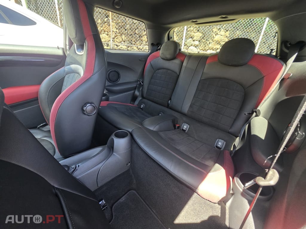 MINI Cooper John Cooper Works