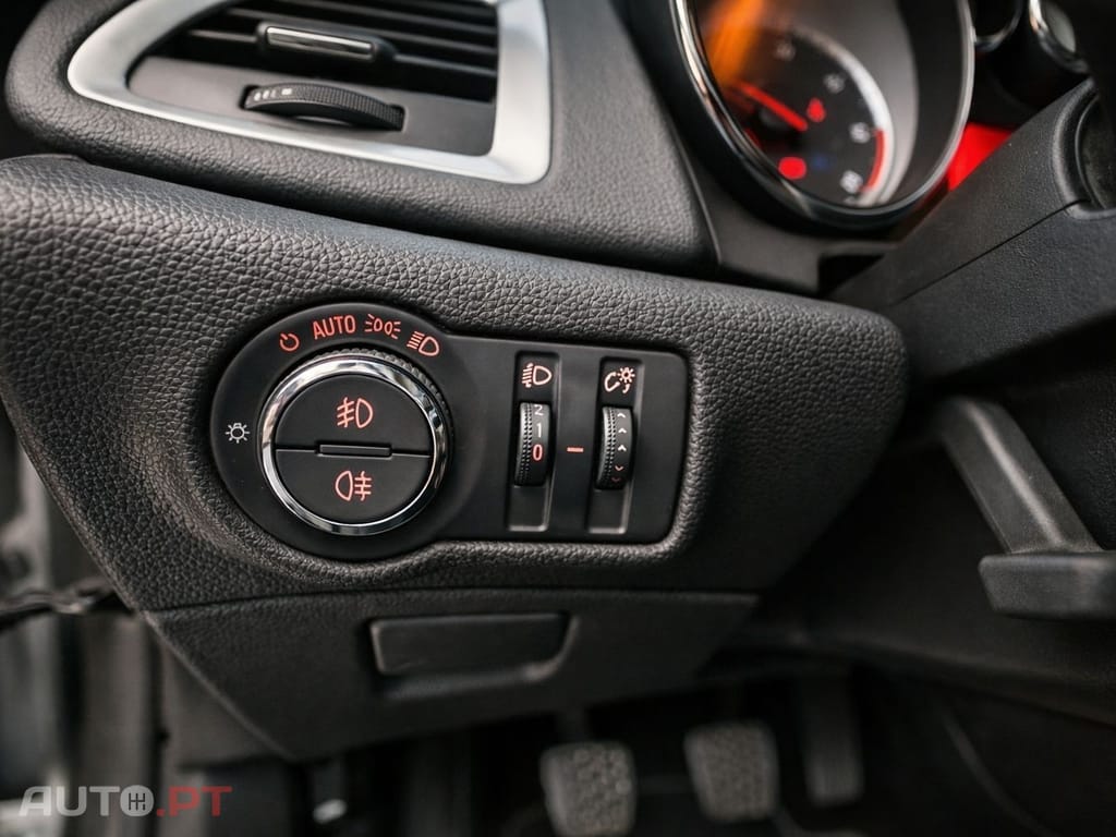 Peugeot 208 Blue-HDi 100 Stop&Start Allure