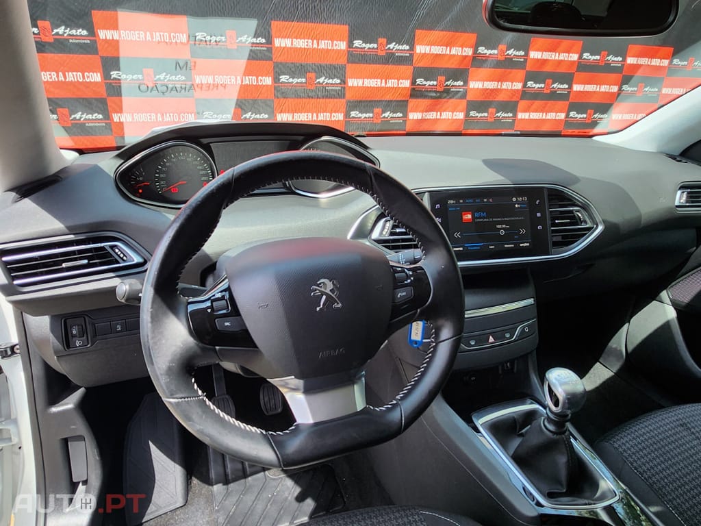 Peugeot 308 1.5 BlueHDi Business Line