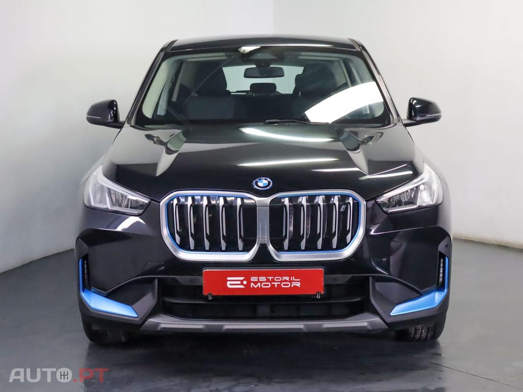 BMW iX1 xDrive30