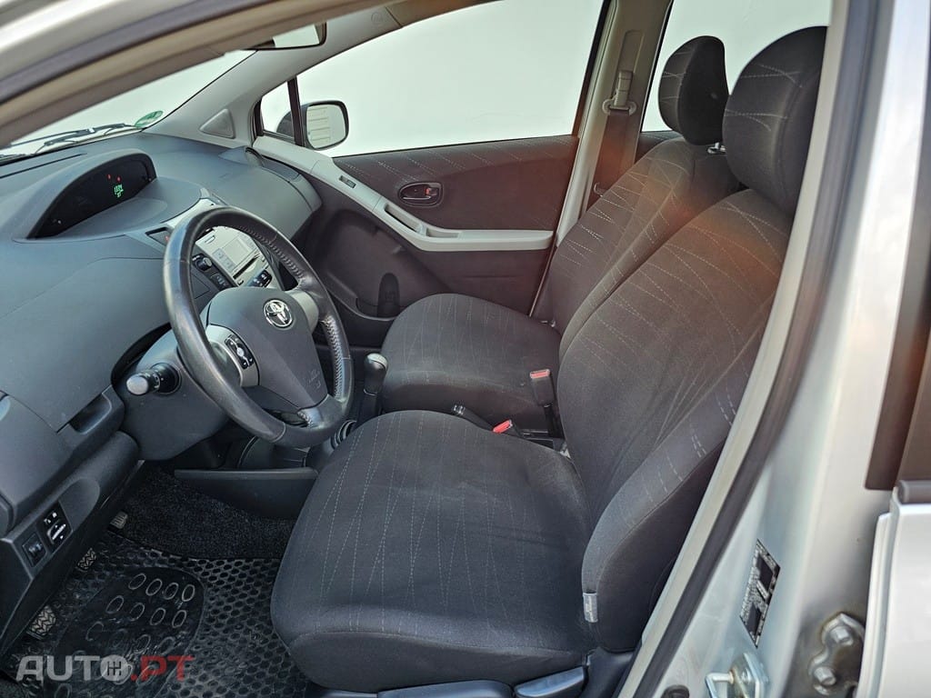 Toyota Yaris 1.0 VVT-i AC