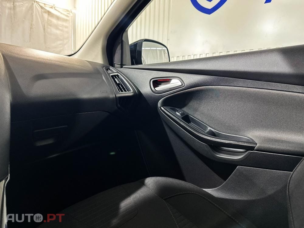 Ford Focus 1.5 EcoBlue S&S Aut. TITANIUM DESIGN