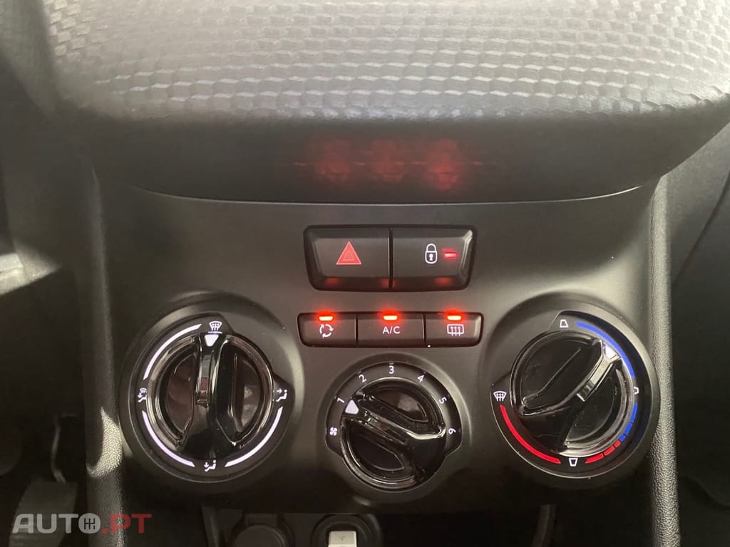 Peugeot 208 1.2 PureTech Signature