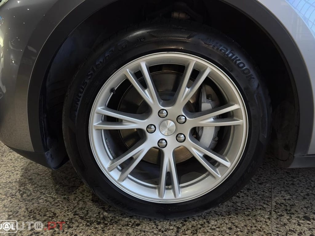 Tesla Model Y Long Range Tração Integral