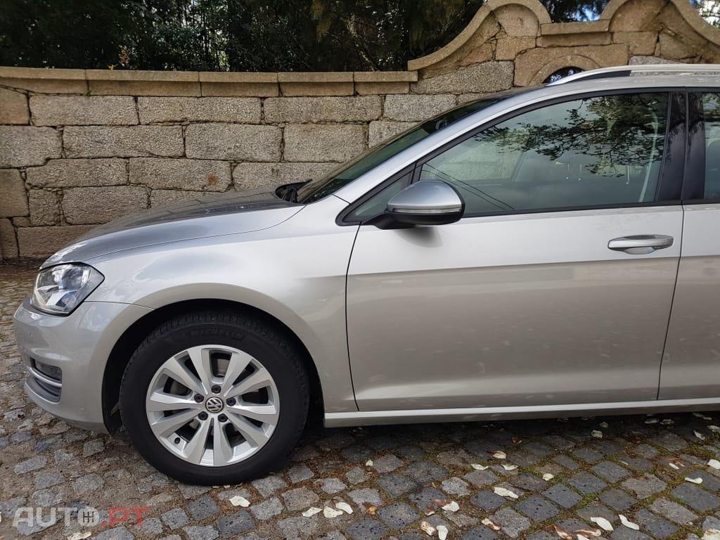 Volkswagen Golf Variant 2.0 TDi Highline DSG