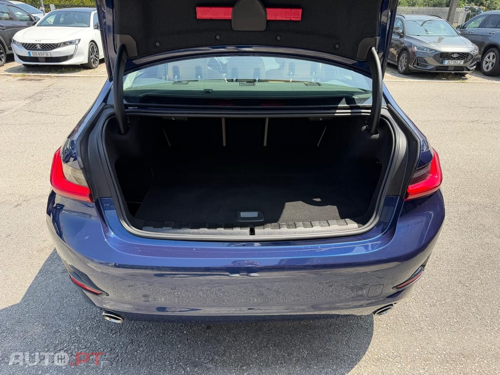 BMW 330 e Line Sport Auto
