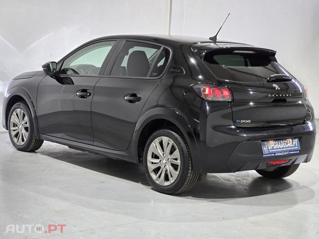 Peugeot E-208 50 kWh Style