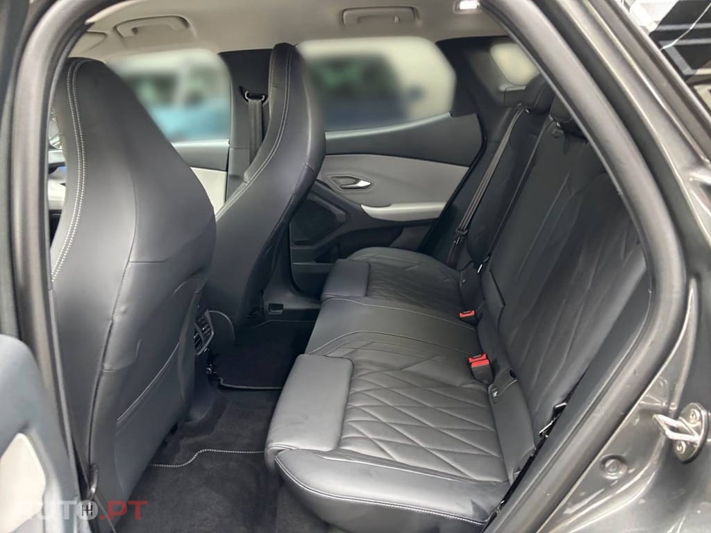 Ford Explorer 77 kWh Premium