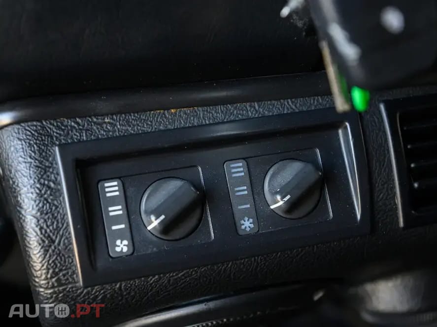 Land Rover Defender 90 SW 2.5 Td5 E