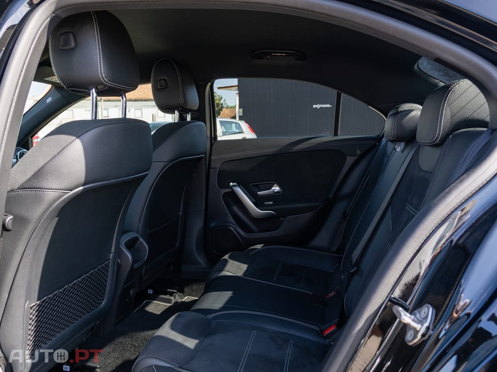 Mercedes-Benz A 250 e 8G-DCT AMG Line — fotografia 15