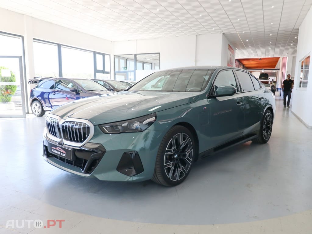 BMW 530 e Pack Desportivo M