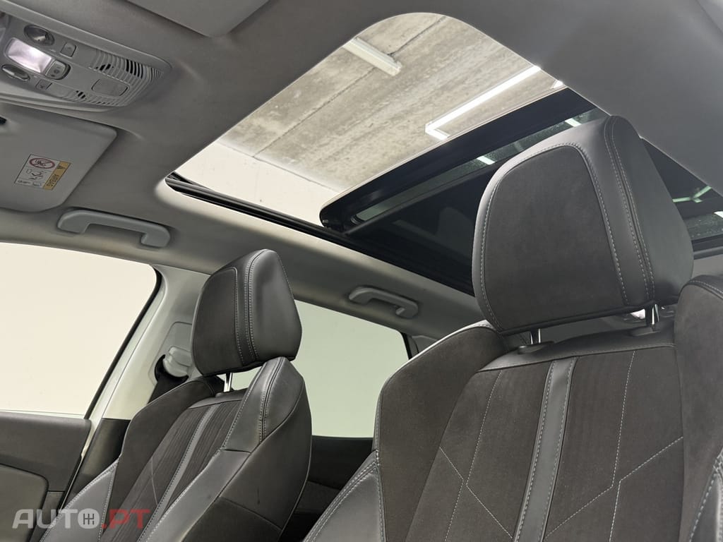 Peugeot 3008 1.2 PureTech Allure Grip Control EAT6