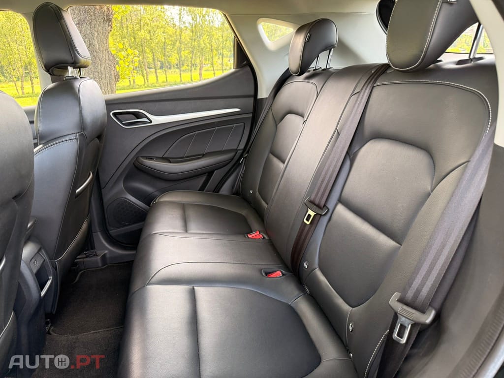 MG ZS EV 44.5 kWh Luxury