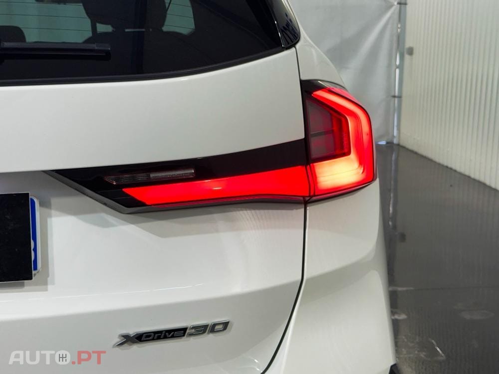 BMW iX1 xDrive30