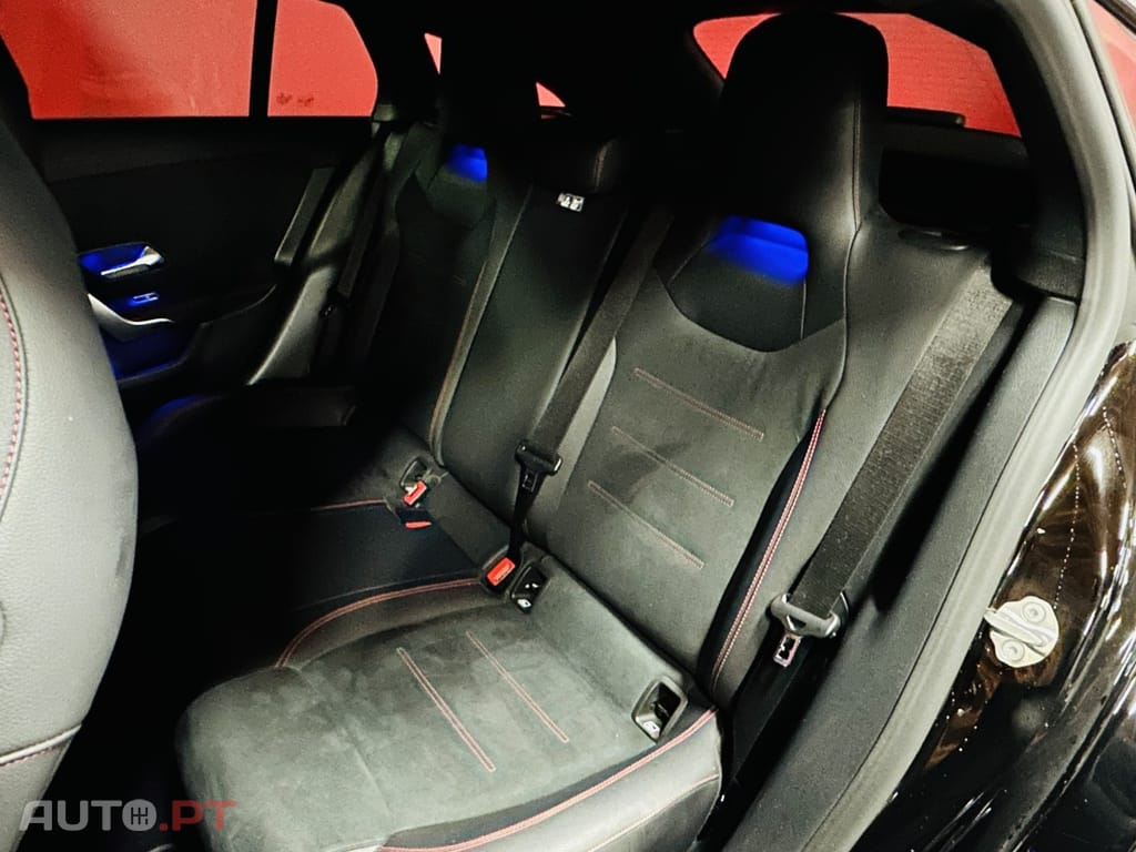 Mercedes-Benz CLA 180 Shooting Brake 7G-DCT AMG Line