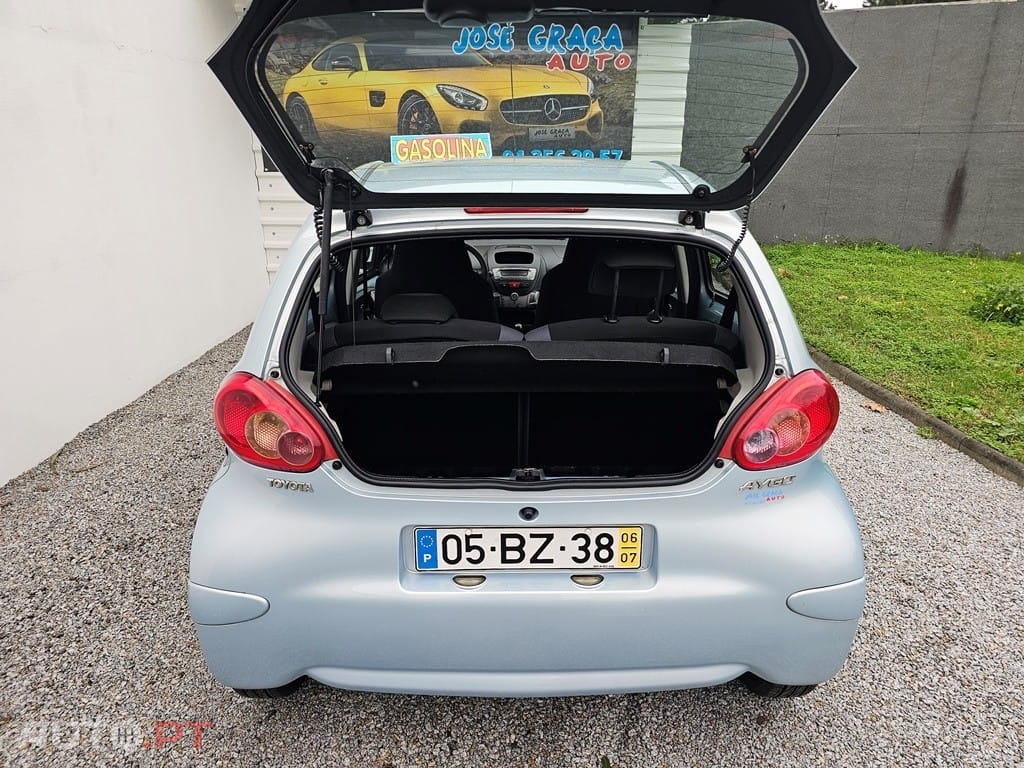 Toyota Aygo 1.0 + AC — fotografia 5