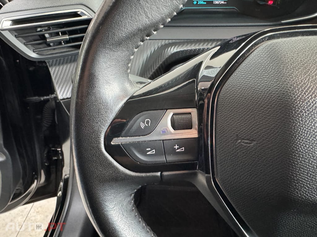 Peugeot E-208 50 kWh Active