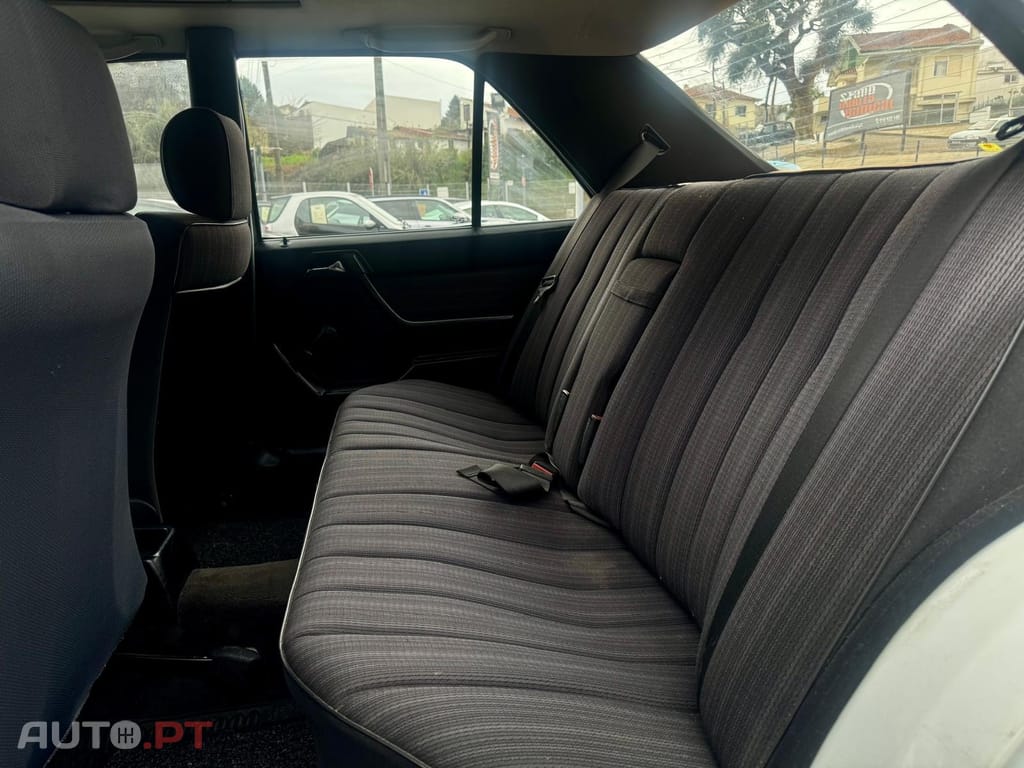 Mercedes-Benz E 200 D