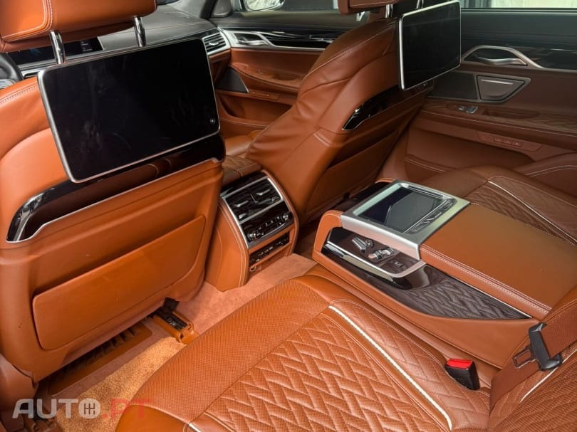 BMW 745 e iPerformance Pack M Auto