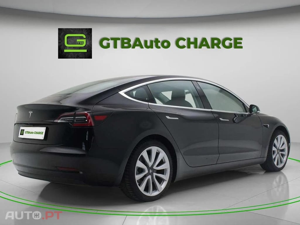 Tesla Model 3 Standard RWD Plus AUTOPILOT