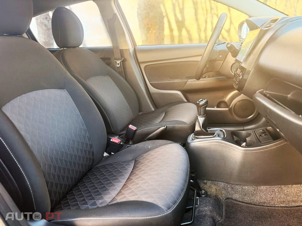 Mitsubishi Space Star 1.2 Intense Connect Edition