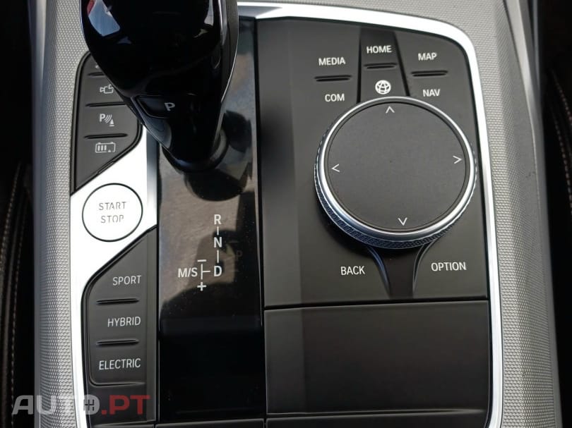 BMW 330 e Touring Auto