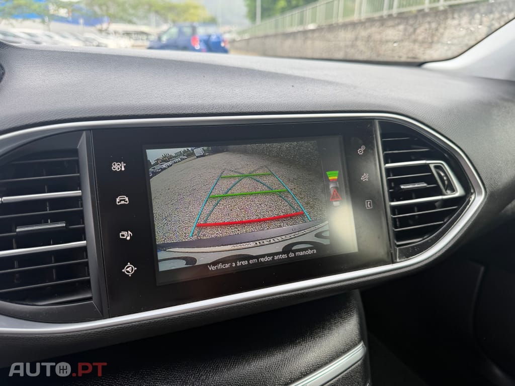 Peugeot 308 1.6 BlueHDi Allure J17