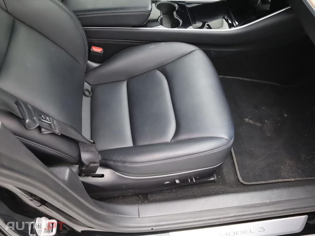 Tesla Model 3 Long-Range AWD I.V.A DEDUTÍVEL