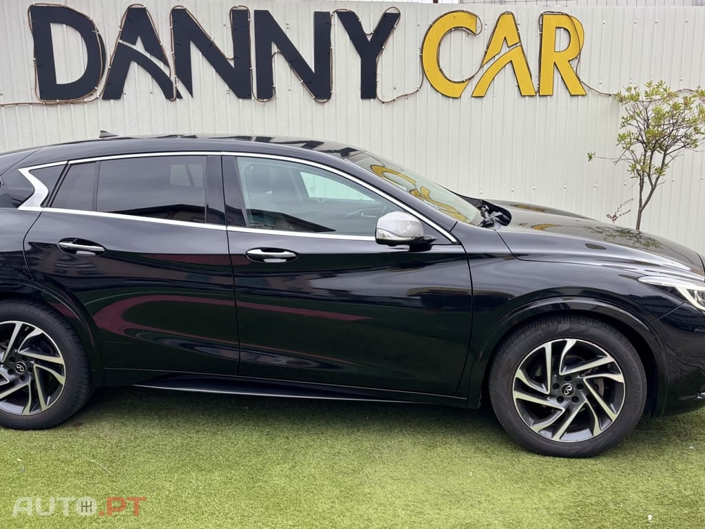 Infiniti Q30 1.5d DCT Premium City Black